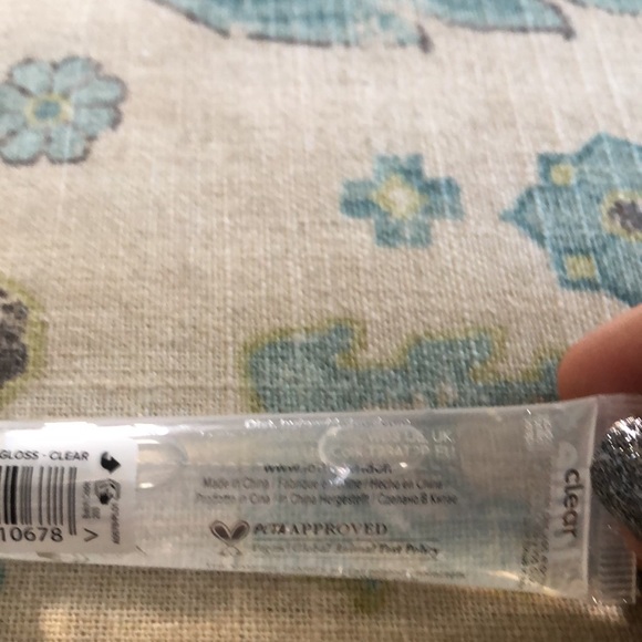 The Vampire Diaries x Lottie London Face & Eye Gloss I’m Clear - Picture 4 of 6